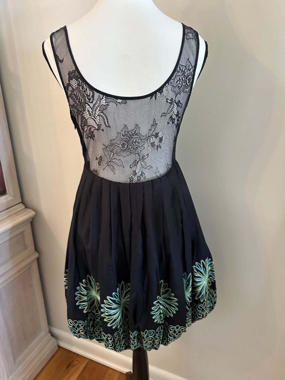NWT bebe Vivianne Dress S Black Lace Embroidered Fit Flare Y2K